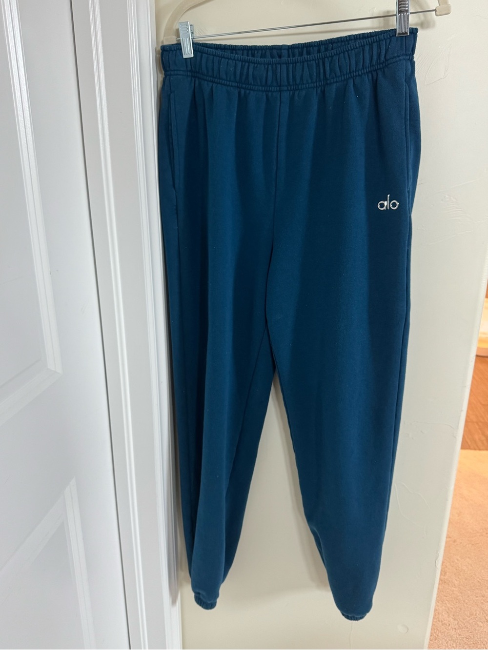 Alo Yoga Blue Sweatpants Medium M Silver Logo Cozy Lounge Joggers
